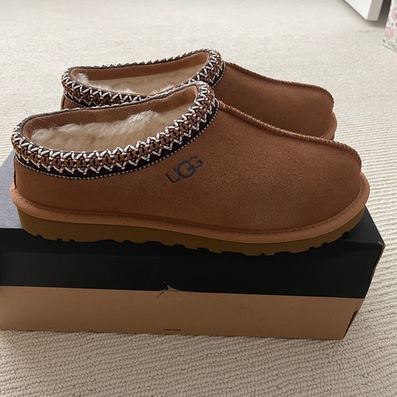 BRAND NEW SOLD OUT EVERYWHERE Ugg Tasman Slippers (mens size 7, fits womens 9) - Picture 1 of 5